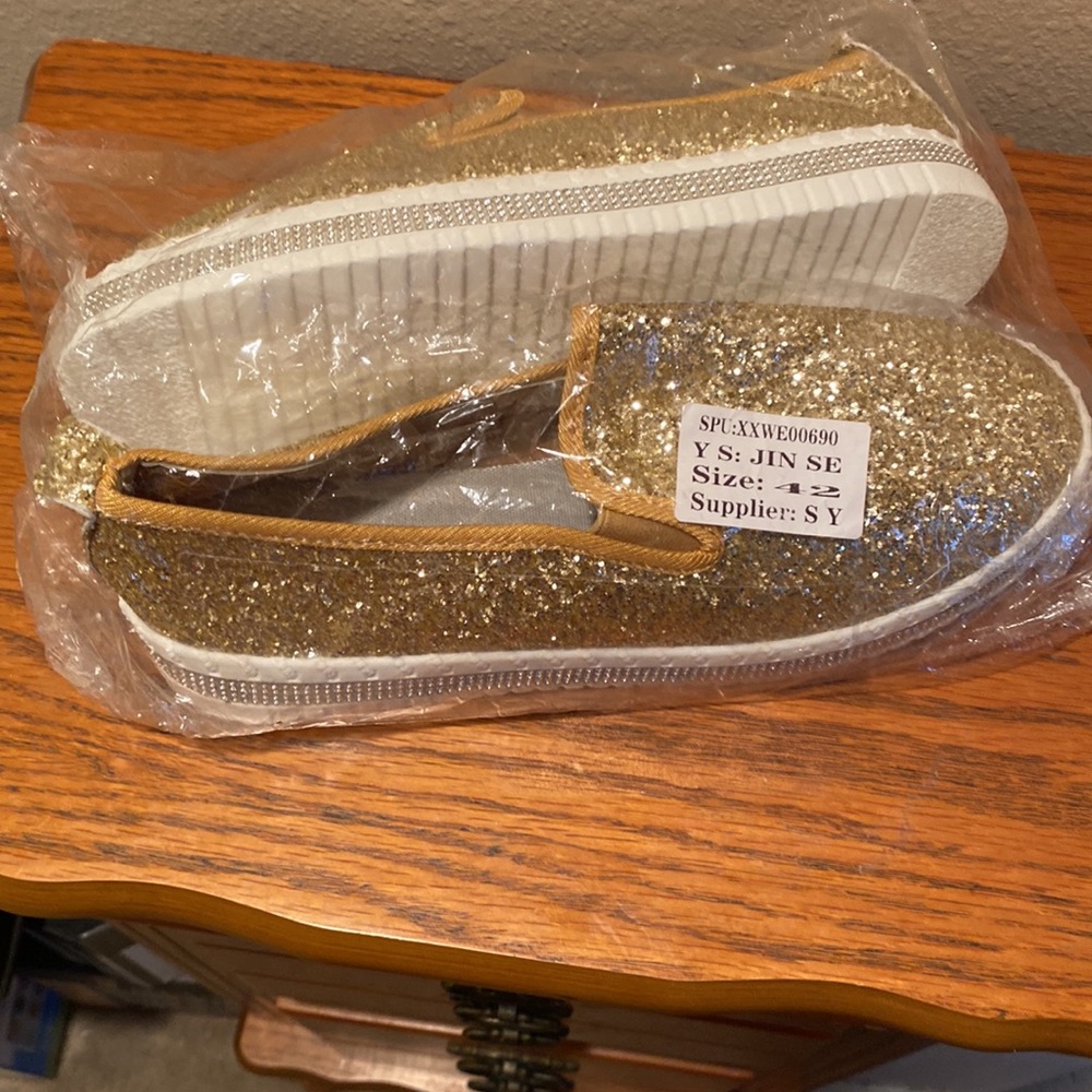 Glitter Sparkle Sneakers. Women’s Size 8-9.  Slip-ons. Brand New. Pink. Gold